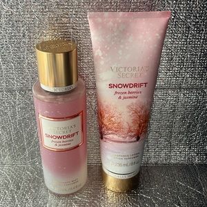 Victoria Secrets Snowdrist Set